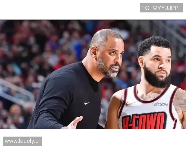 火箭队主帅宣布退休,谁将接替?